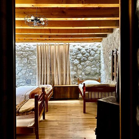 Krojet E Rrogamit Βαλμπόνα Εξωτερικό φωτογραφία